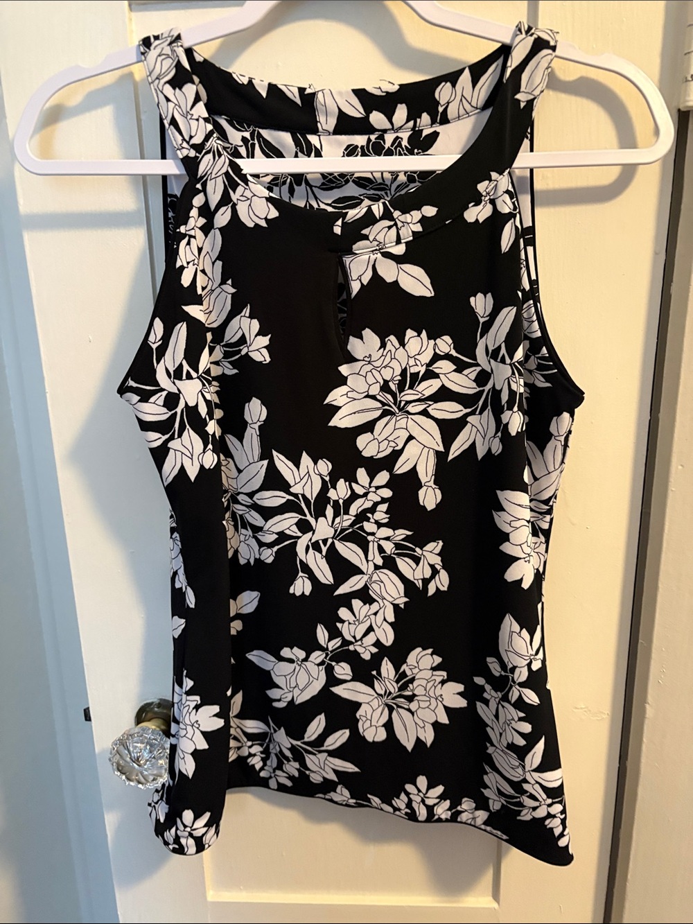 Women’s Black & White Floral Tank Top - Picture 3 of 5